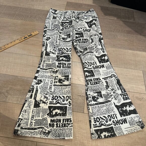 Garage Pants - GARAGE DENIM WOMENS BLACK AND WHITE NEWSPAPER PRINT FLARE LEG JEANS 07/28